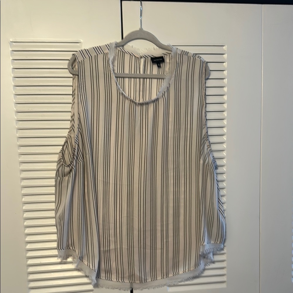 Who What Wear Cream and Black Boxy Blouse